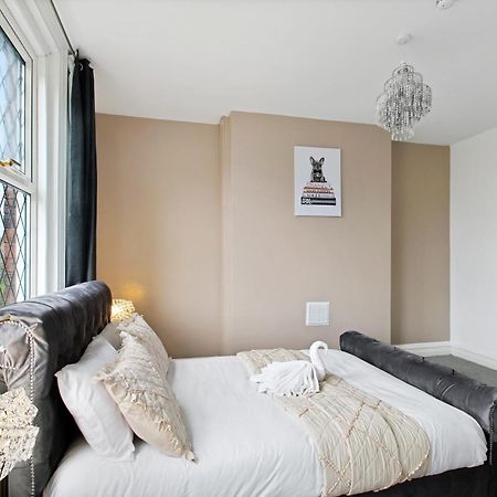 Home In Woodhouse, Leeds,Free 4 Car Parking,Free Wifi Leeds  Exterior foto
