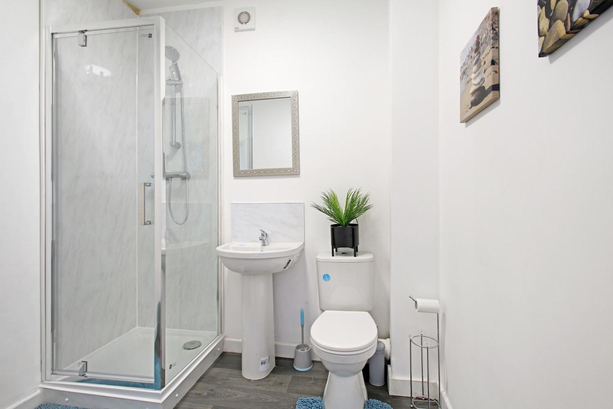 Home In Woodhouse, Leeds,Free 4 Car Parking,Free Wifi Leeds  Exterior foto