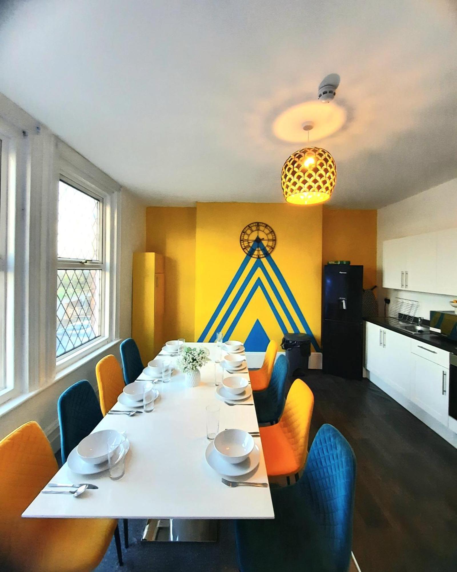 Home In Woodhouse, Leeds,Free 4 Car Parking,Free Wifi Leeds  Exterior foto